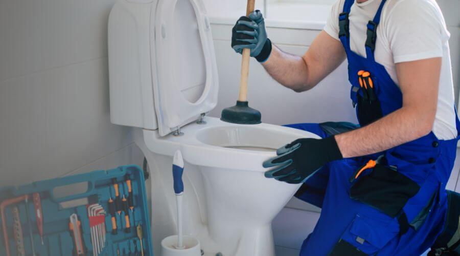 Expert burst pipe repair services in Uvalde, TX